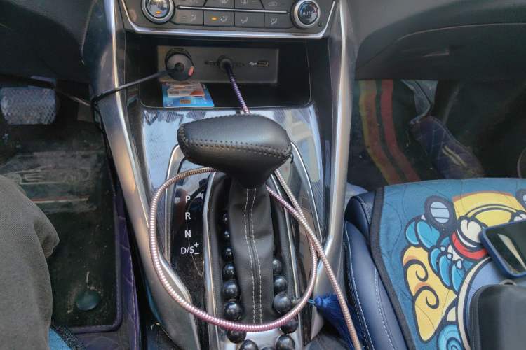 Used SAIC MAXUS G50 2020 1.5T Automatic Luxury Edition Gear Lever