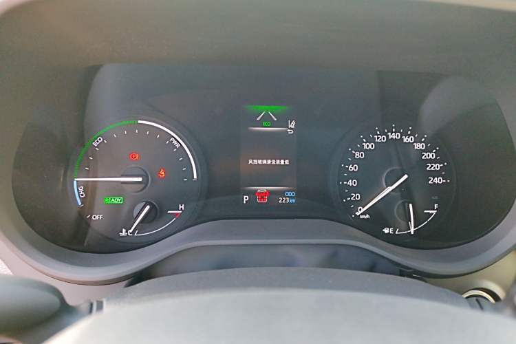 Used Toyota Granvia 2026 Model 2.5L Hybrid Luxury Edition