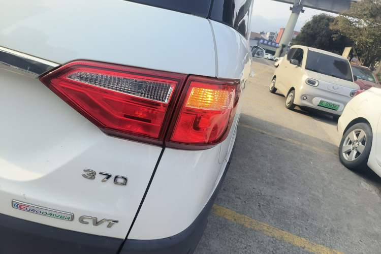 Used Dongfeng Fengon 370 2017 1.5L CVT Fashion Edition 7-Seater