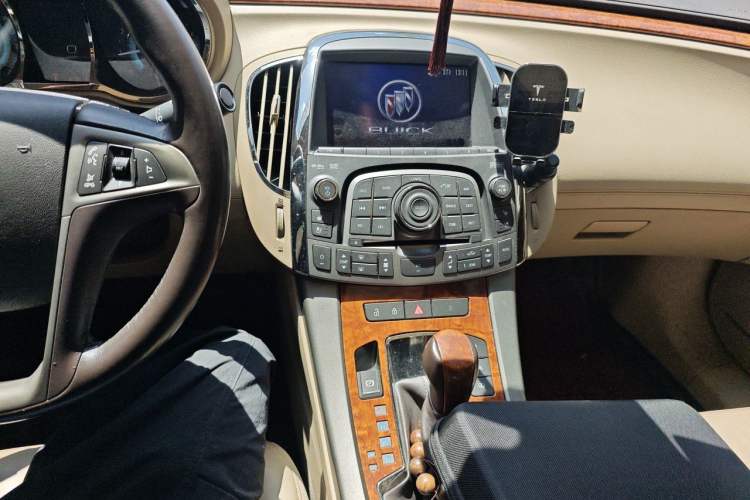 Used Buick LaCrosse 2012 2.4L SIDI Luxury Edition