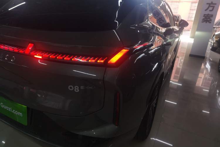 Used Lynk & Co 08 EM-P 2023 245km Ultra-Long Range Halo