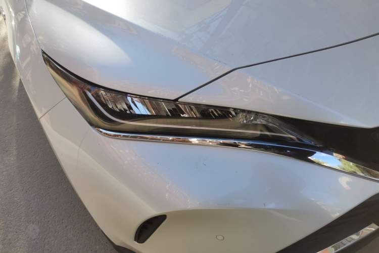 Used Toyota Harrier 2022 Dual-Engine 2.5L CVT Two-Wheel Drive Luxury Edition Right Front Headlight