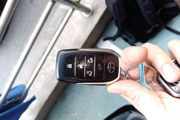 Used Toyota Alphard 2012 3.5L Luxury Edition
