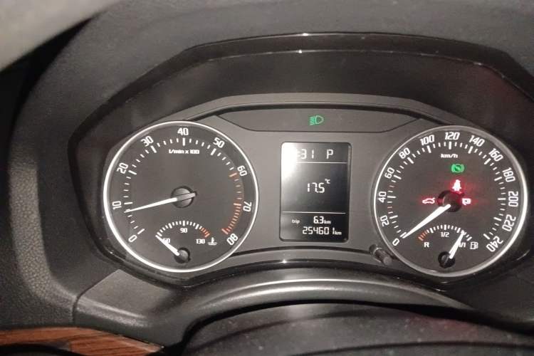 Used Skoda Octavia 2013 1.6L Automatic Yijun Edition Instrument Cluster