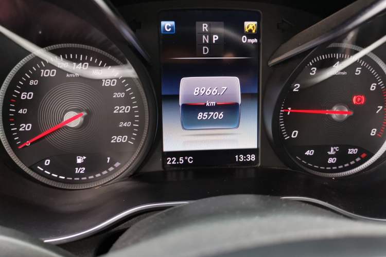 Used Mercedes-Benz GLC Coupe 2019 Facelift GLC 200 4MATIC Coupe SUV Odometer Close Up