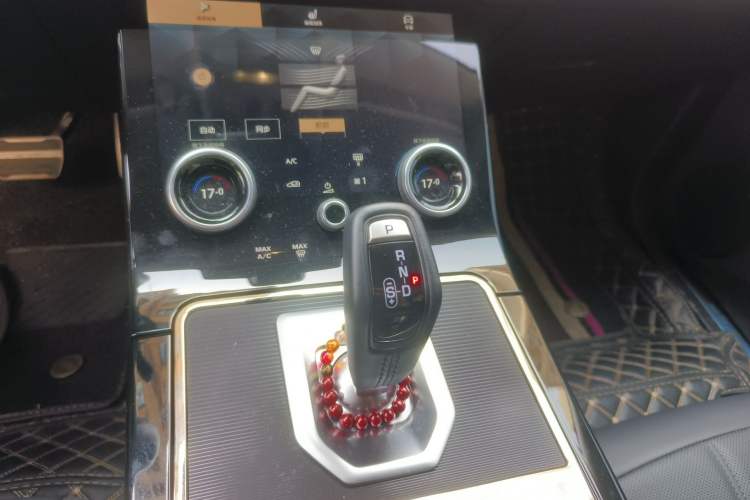 Used Land Rover Range Evoque 2023 Aurora L 249 PS Collins Antique Bronze Special Edition Gear Lever