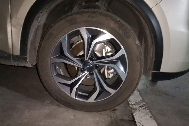 Used Haval Fierce Dragon Max 2023 1.5L Hi4 105 Four-Wheel Drive Elite Edition Right Front Wheel Hub