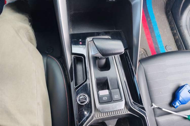 Used Kia Sportage R 2021 Ace 2.0L Challenge Edition Gear Lever