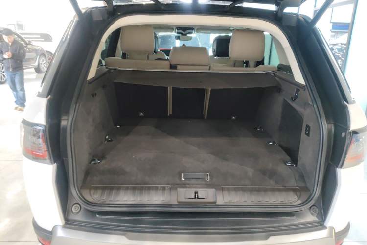 Used Land Rover Range SportNew Energy 2021 P400e SE Trunk