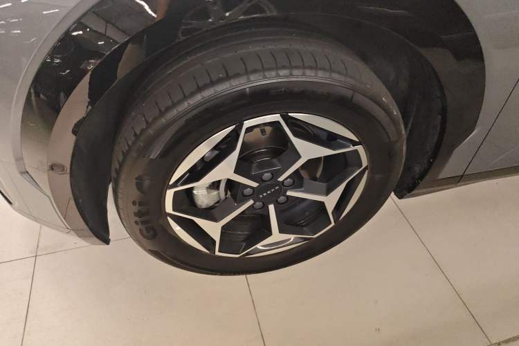 Used Zeekr X 2025 5-Seater Rear-Drive Version Left Front Wheel Hub