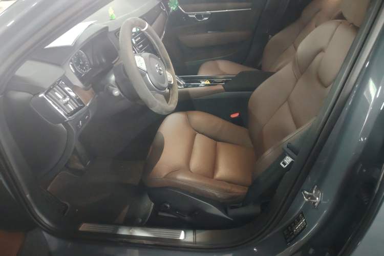 Used Volvo V90 2021 Cross Country B5 AWD Smart Range Edition