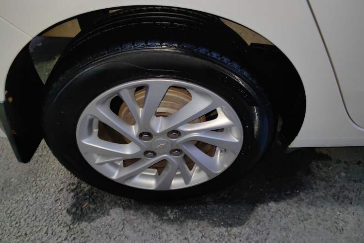 Used Chevrolet Lova RV 2016 1.5L Automatic FunDrive Edition
