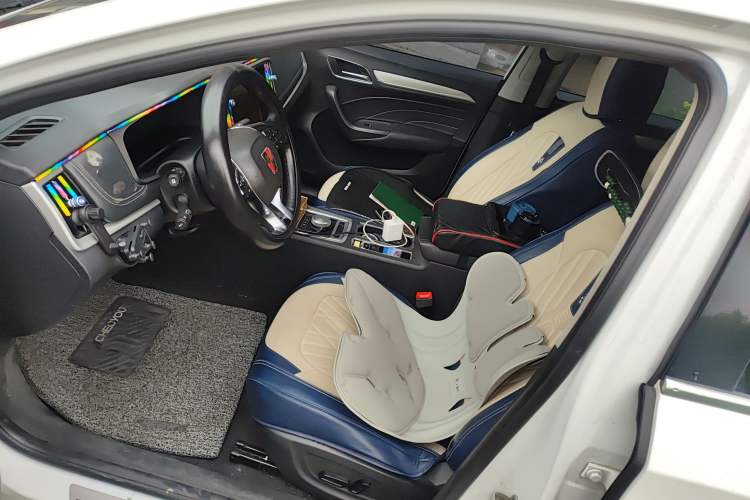 Used Roewe i6 New Energy 2017 45T Hybrid Connect & Smart Enjoyment Edition
