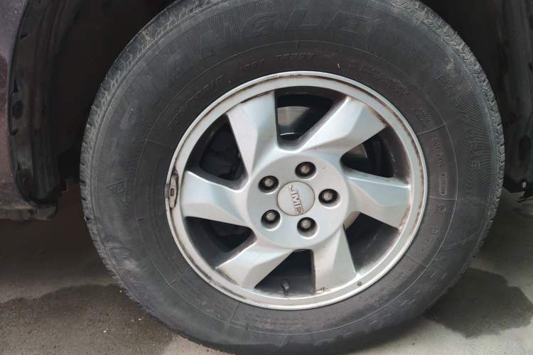 Used JMC Yuhu 5 2019 2.0T Diesel Manual Two-Wheel Drive Classic China VI Standard
