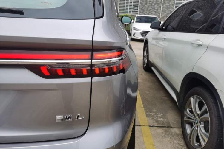 Used Geely Auto Monjaro L 2024 2.0TD High-Power Automatic Two-Wheel Drive Yunqi Version Right Rear Taillight