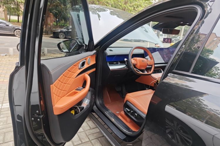 Used NETA L 2024 Extended-Range 310 Flash-Charge Red Edition
