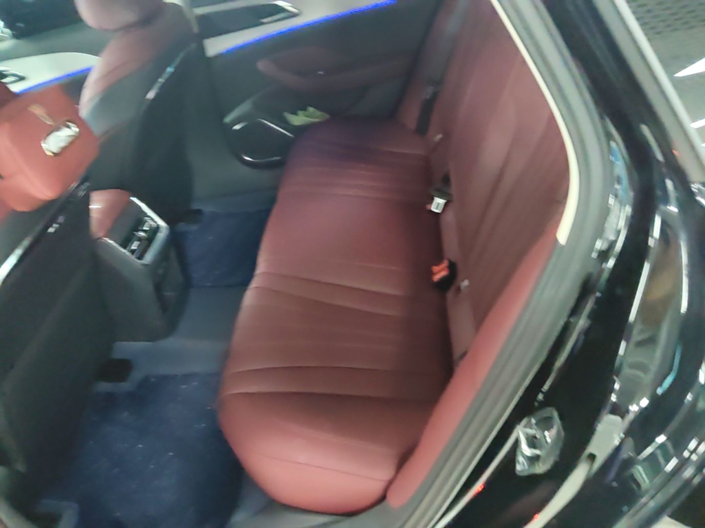 Hongqi H5 2025 2.0T Automatic Flag Edition – 500 000 Units Commemorative Version — снимка 20