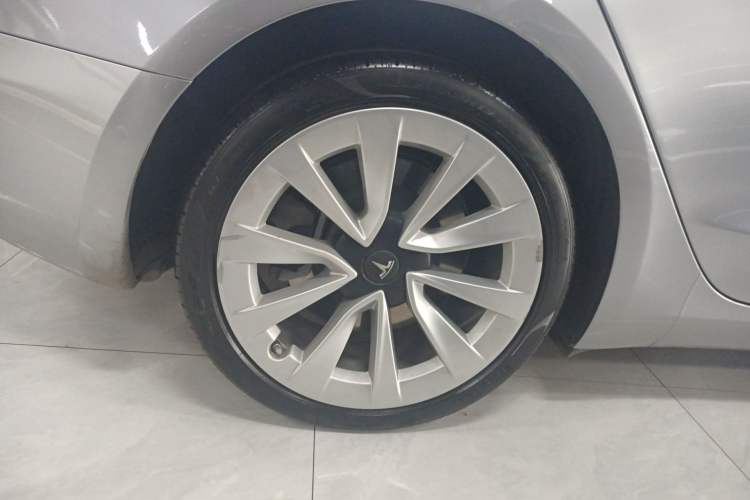 Used Tesla Model 3 2022 Rear-Wheel-Drive Version Right Rear Wheel Hub