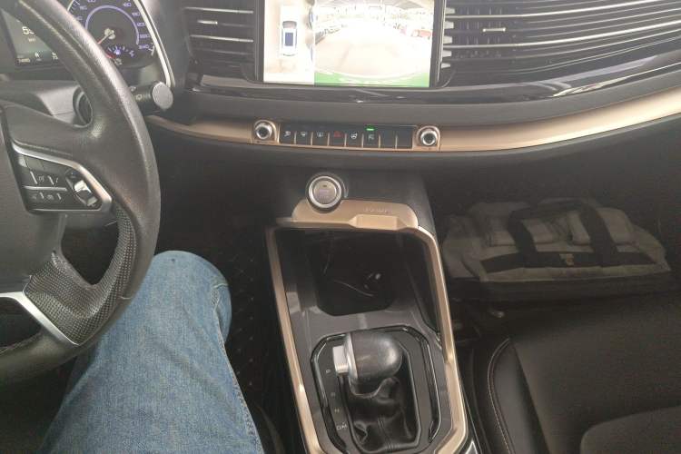 Used Haval H6 2019 Blue Label 1.5 GDIT Automatic Champion Edition Gear Lever