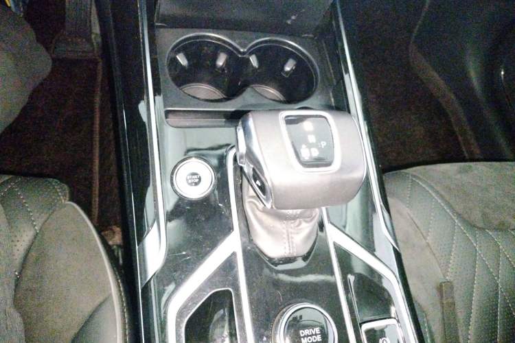 Used Hongqi HS5 2022 Revised Version 2.0T Smart Connect Flagship Edition
