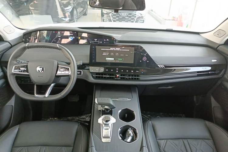 Used Changan UNI-K 2024 2.0T Two-Wheel Drive Global Edition