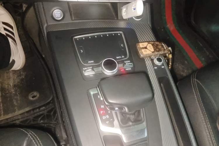 Used Audi Q5L 2020 45 TFSI Prestige Fashion Model Gear Lever