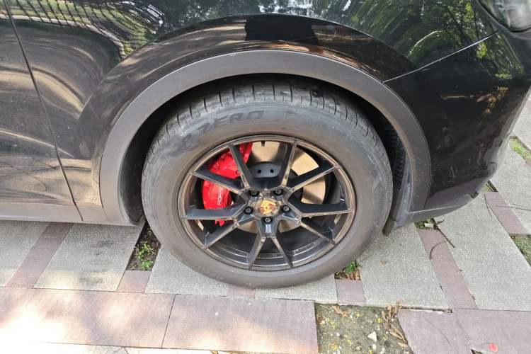 Used Porsche Cayenne 2024 Cayenne 3.0T Right Front Wheel Hub