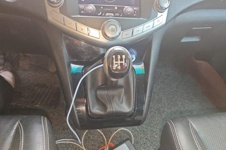 Used BYD S6 2014 2.0L Manual Luxury 5-Seater