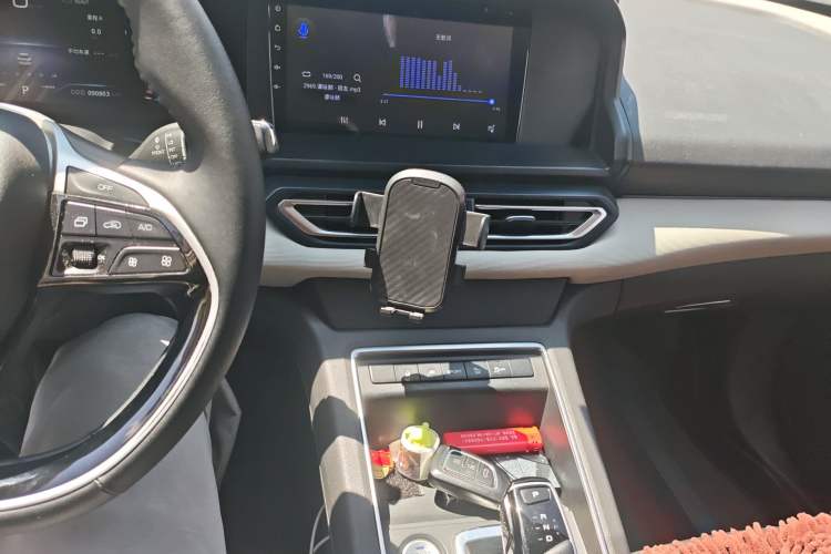 Used Dongfeng Aeolus E70 2022 500 Ultra-Enjoyment Edition Audio And AC Panel