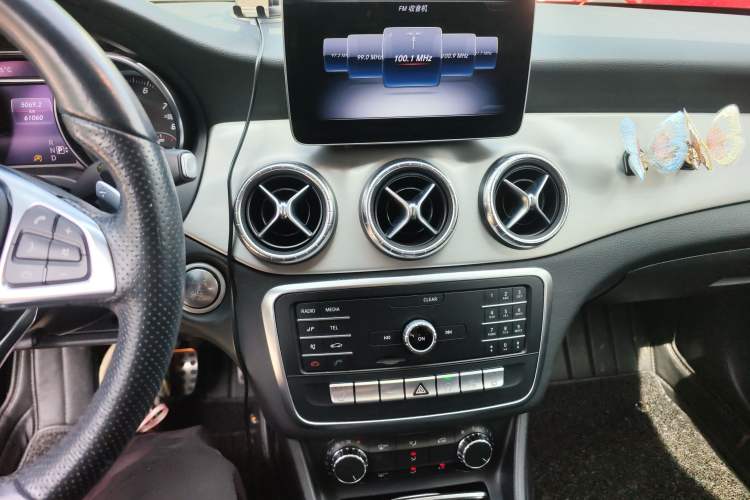 Used Mercedes-Benz CLA 2018 CLA 220 4MATIC Audio And AC Panel