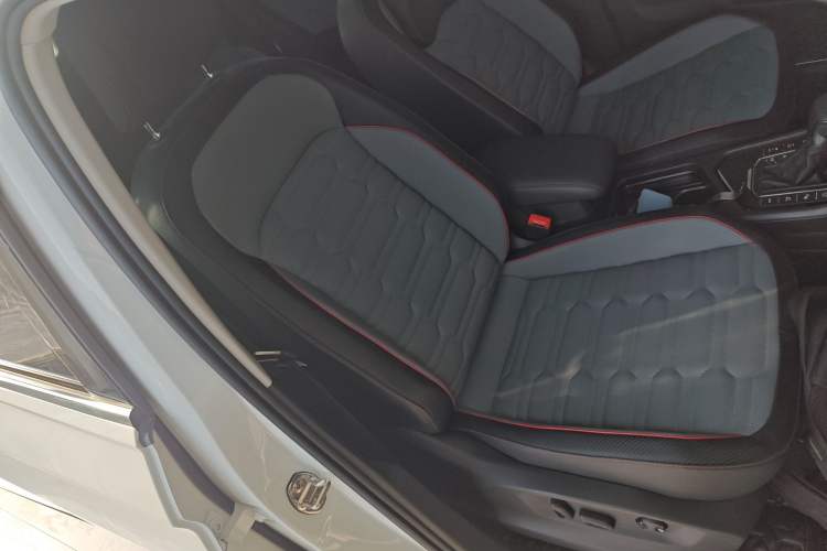 Used Volkswagen Tiguan L New Energy 2023 430 PHEV Plug-in Hybrid Flagship Edition Right Front Seat