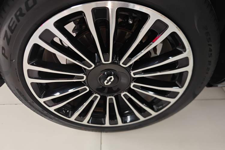 Used Hima AITO M7 2024 1.5T Intelligent Drive 4WD Ultra Version 5 Seats Right Rear Wheel Hub