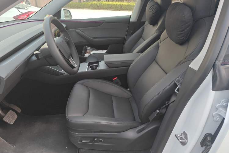 Used Tesla Model Y 2025 Rear-Wheel-Drive Version