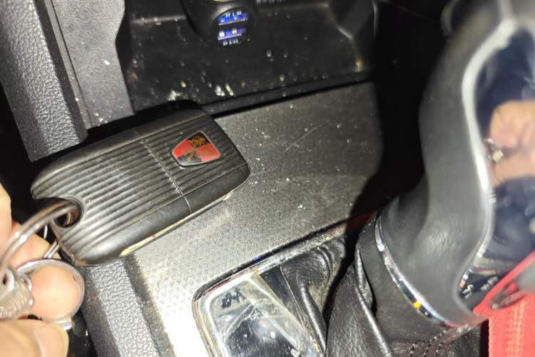 Used Roewe i6 2020 PLUS 1.6L CVT 4G Connected Glory Flagship Edition
