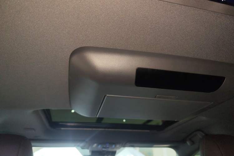 Used Toyota Sienna 2021 2.5L Hybrid Platinum Edition