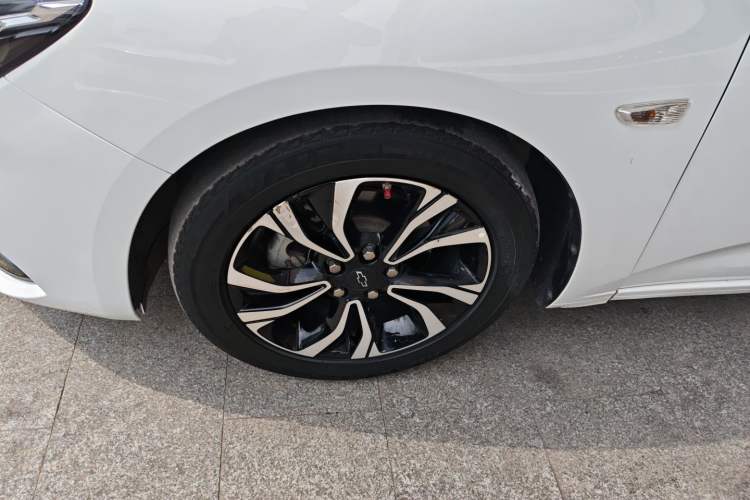 Used Chevrolet Monza 2020 Light Hybrid RS 330T Automatic Comfort Edition Left Front Wheel Hub