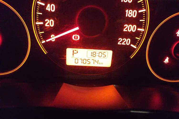 Used Honda City 2015 1.5L CVT Comfort Version Odometer Close Up