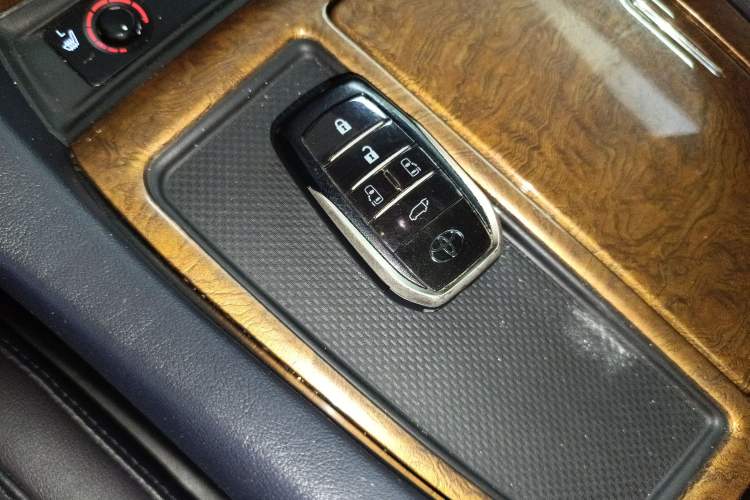 Used Toyota Alphard 2015 3.5L Prestige Edition Vehicle Key