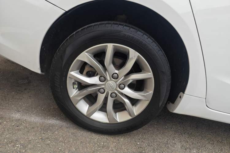 Used Geely Auto Emgrand GL 2017 1.8L DCT Elite Model Exterior 4