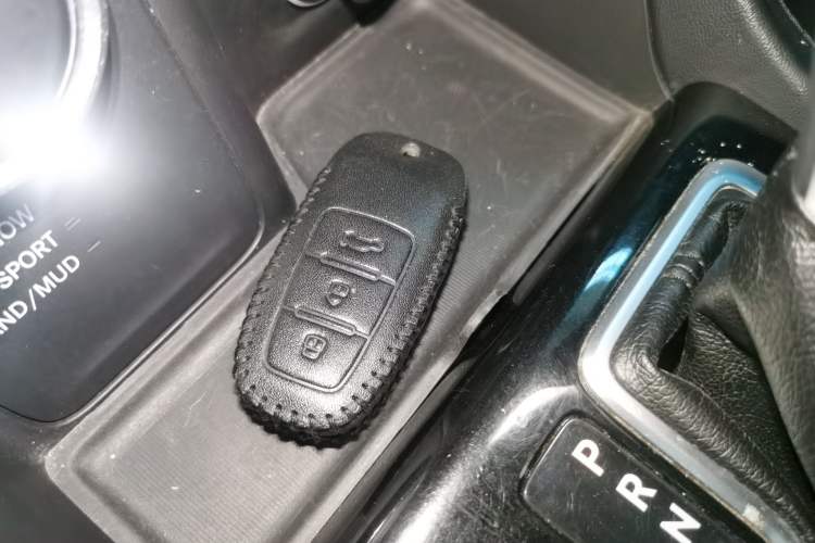 Used Jeep Grand Commander 2018 2.0T Four-Wheel Drive Enjoyment Version China V Vehicle Key