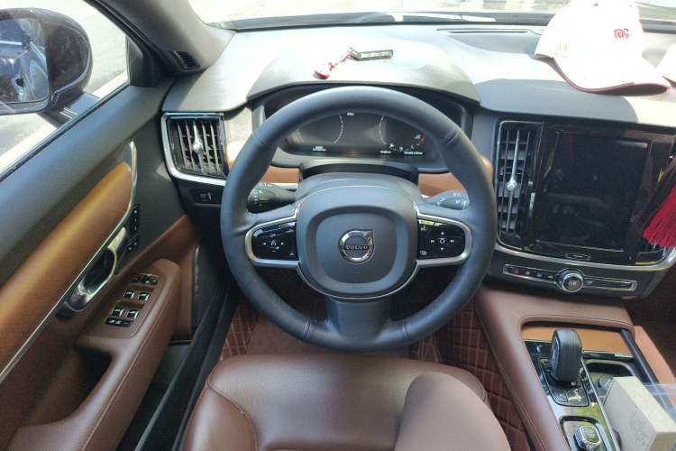 Used Volvo S90 2021 B5 Zhiyi Luxury Edition
