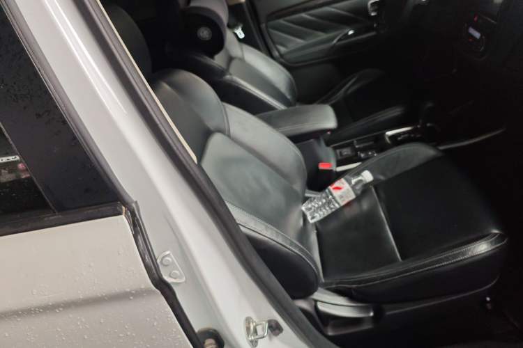 Used Mitsubishi Outlander 2020 2.0L Two-Wheel Drive Enjoyment Version 5 Seats
