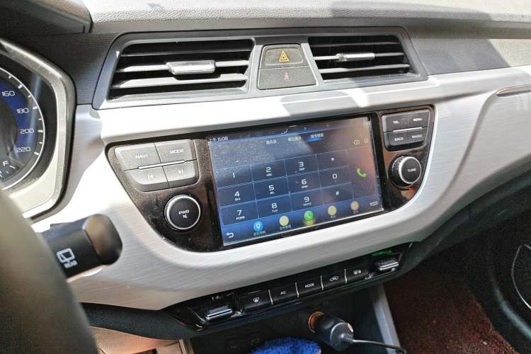 Used Geely Auto Vision X3 2019 Upgraded Model 1.5L CVT Elite Version