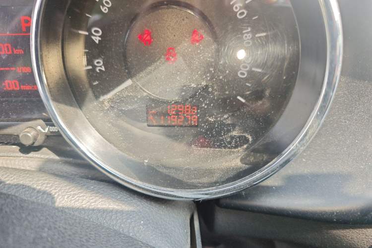 Used Peugeot 3008 2015 1.6THP Automatic Trend Edition Odometer Close Up