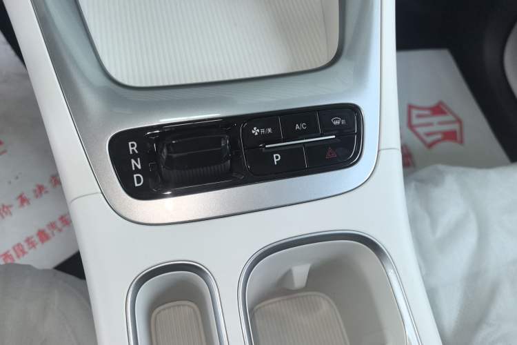 Used Geely Galaxy Geome 2025 410 km Free Version Gear Lever