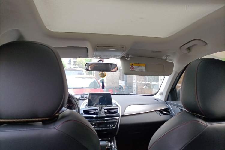 Used BORGWARD BX5 2017 20TGDI Automatic Two-Wheel Drive Pioneer Edition Headliner