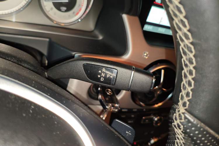 Used Mercedes-Benz GLK-Class 2013 GLK 300 4MATIC Dynamic Sunroof Model