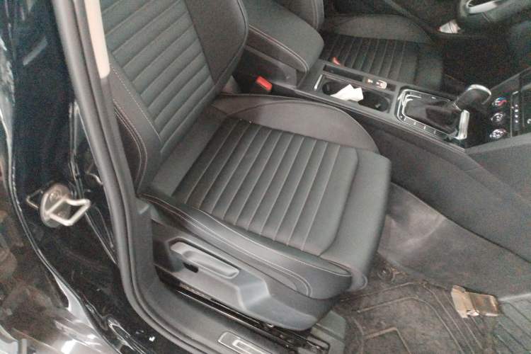 Used Volkswagen Magotan 2025 Zhongxiang Version 280TSI DSG Comfort Edition