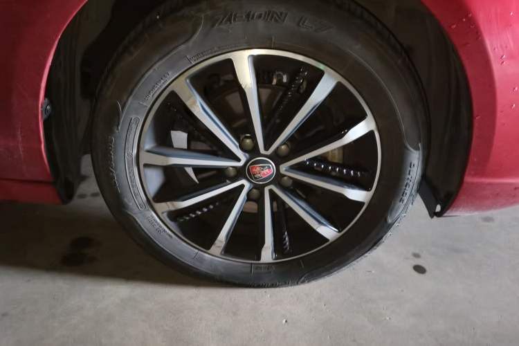 Used Roewe i5 2020 1.5L Automatic 4G Connect Luxury Flagship Edition