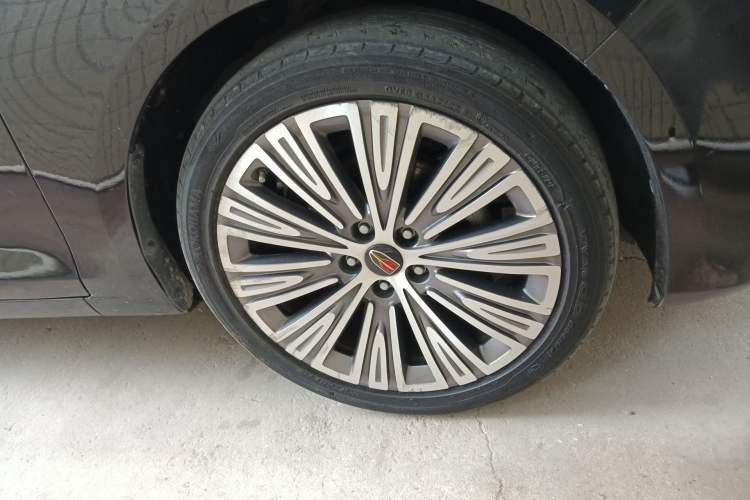 Used Hongqi H5 2022 Classic Model 1.5T DCT Flagship Edition Right Front Wheel Hub